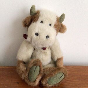 The Boyd’s bear 1985-89 Jointed Collectible Adorable Plush Cow Toy
